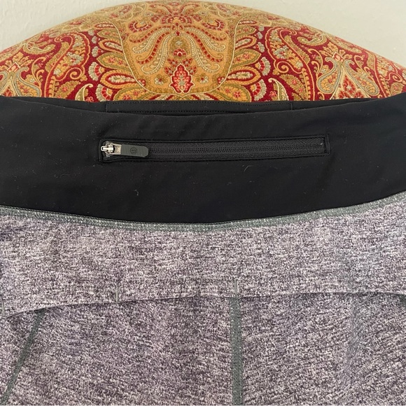 LULULEMON SPEED UP SHORTS SIZE 6 4” INSEAM - Picture 4 of 16